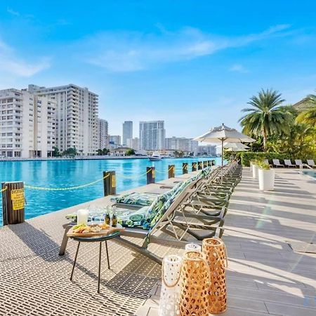 Balcony - Pool - Near Beach - Gym Hallandale Beach Eksteriør billede