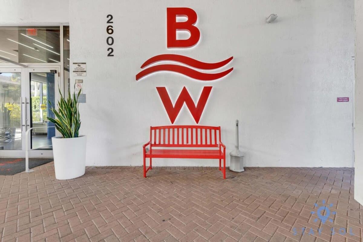Balcony - Pool - Near Beach - Gym Hallandale Beach Eksteriør billede