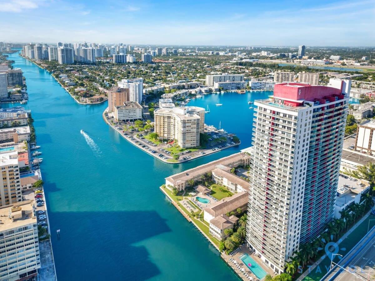Balcony - Pool - Near Beach - Gym Hallandale Beach Eksteriør billede