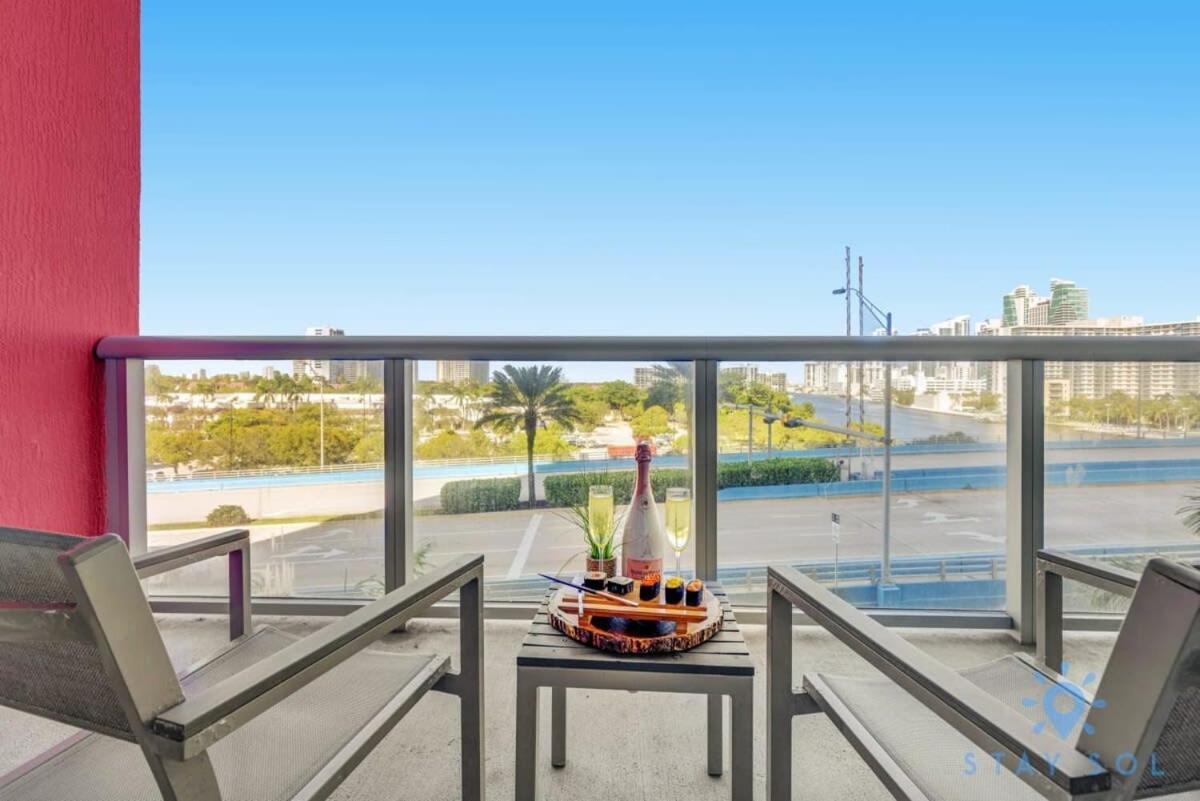 Balcony - Pool - Near Beach - Gym Hallandale Beach Eksteriør billede