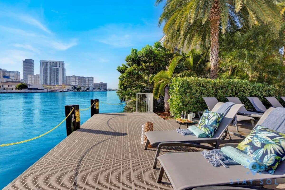 Balcony - Pool - Near Beach - Gym Hallandale Beach Eksteriør billede