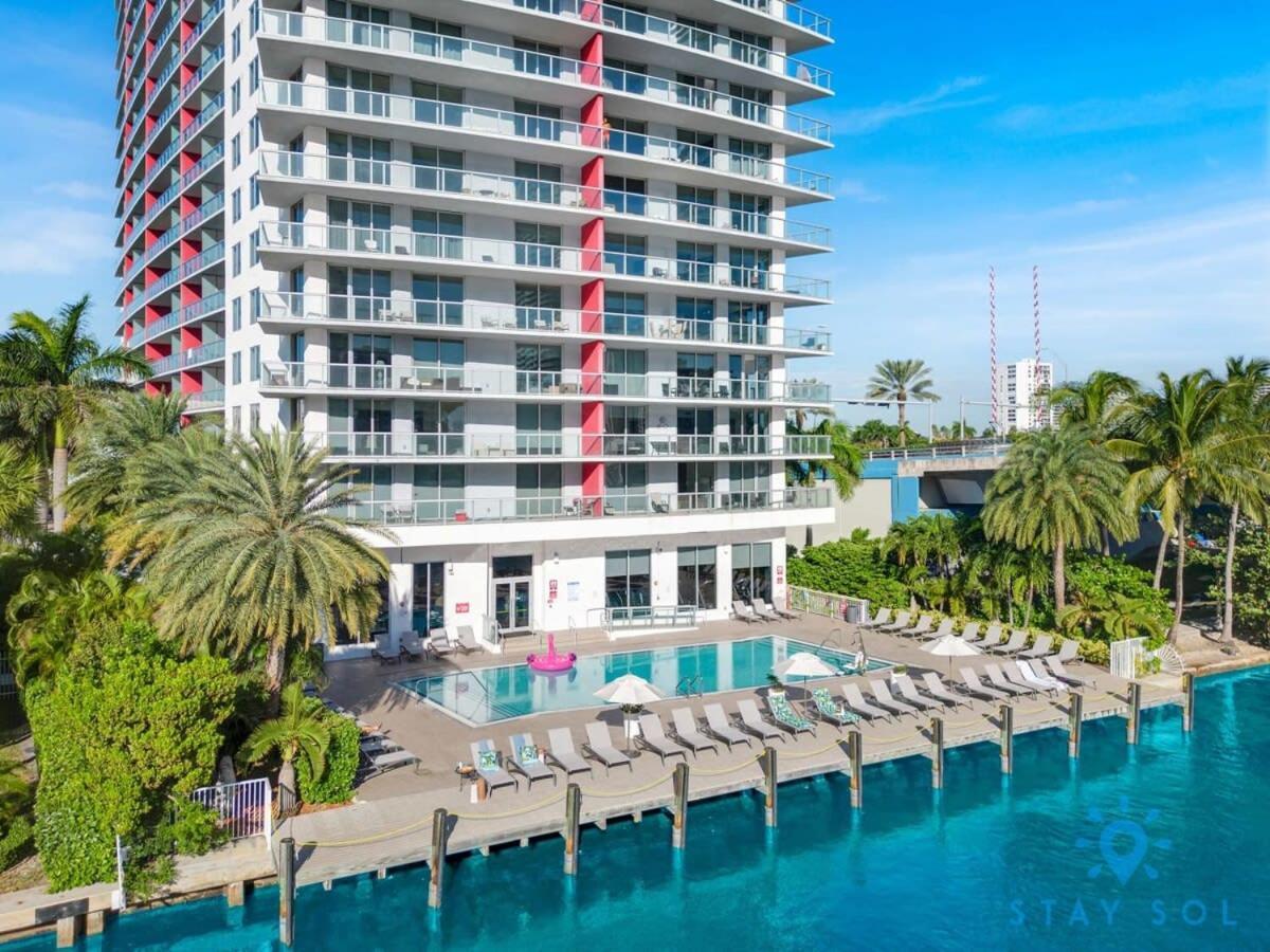 Balcony - Pool - Near Beach - Gym Hallandale Beach Eksteriør billede