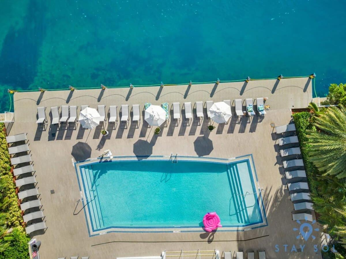 Balcony - Pool - Near Beach - Gym Hallandale Beach Eksteriør billede